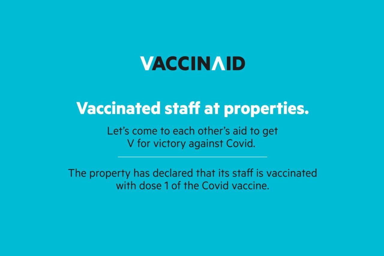 Vaccinated Staff- Oyo Flagship 60526 Five Star Grand เชมชาบัด ภายนอก รูปภาพ